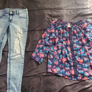 girl 14 MUDD jeggings and sheer flower top